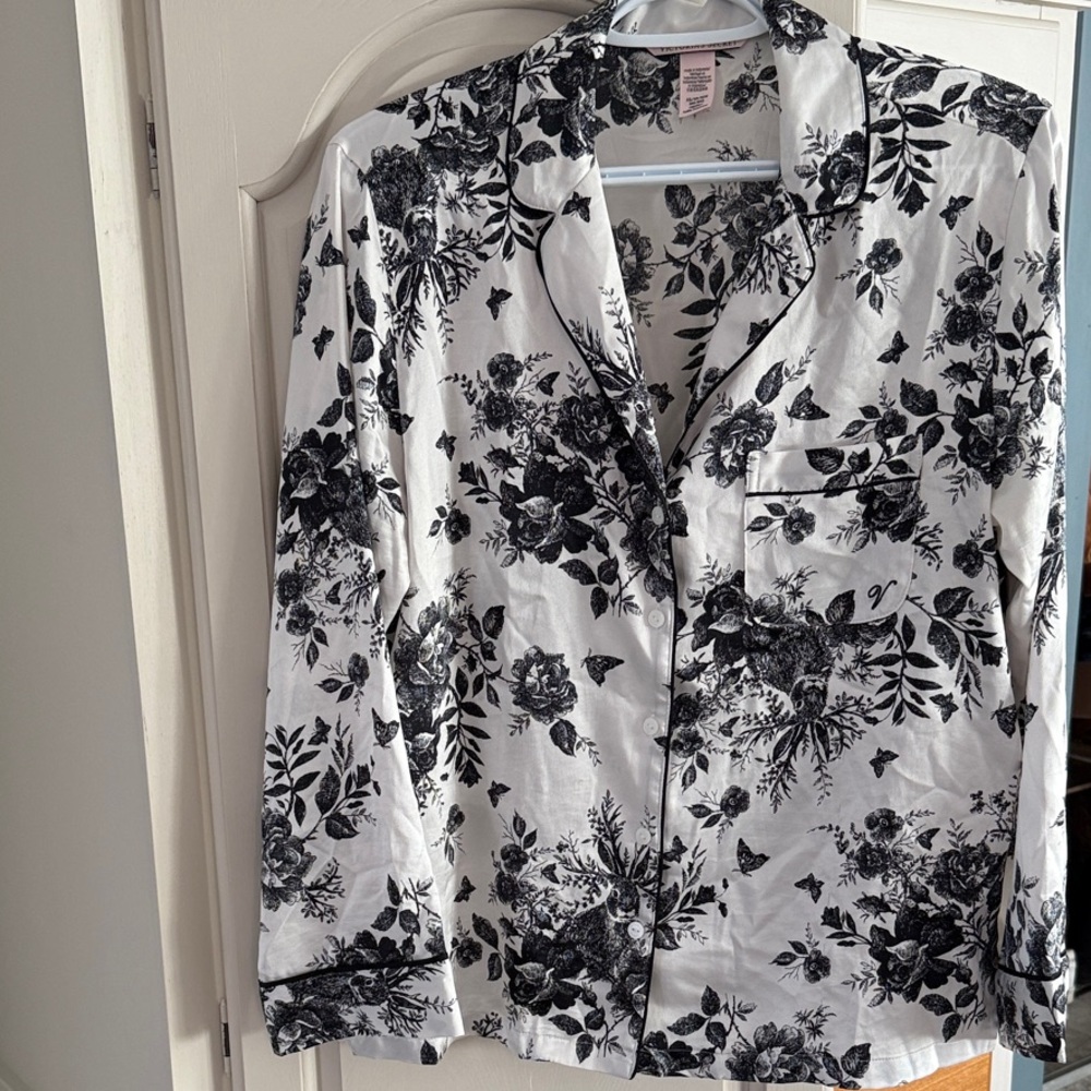 Victoria’s Secret Satin shine Pyjama Set